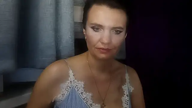 Snapshot of HotMamaQueen234 chatting on August 5, 2026, 11:06 pm HotMamaQueen234 online show from August 5, 2026, 11:06 pm