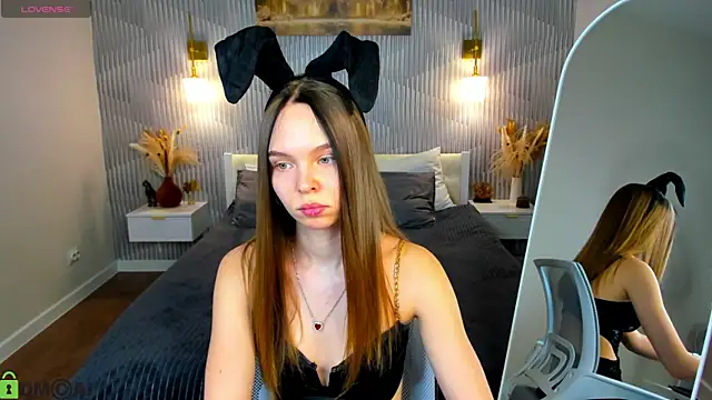 Snapshot of Sofa_Vleifo chatting on April 1, 2026, 1:28 am Sofa Vleifo online show from April 1, 2026, 1:28 am