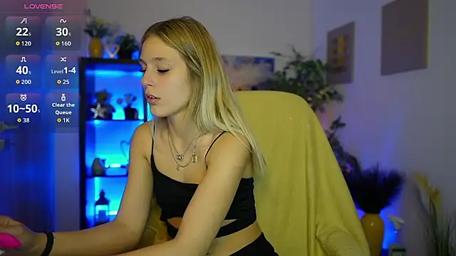 Luna Grace18 online show from May 9, 2026, 5:07 pm