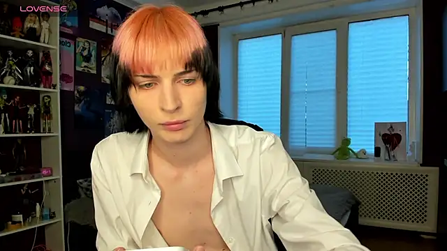 sweet peach    online show from May 17, 2026, 6:26 pm