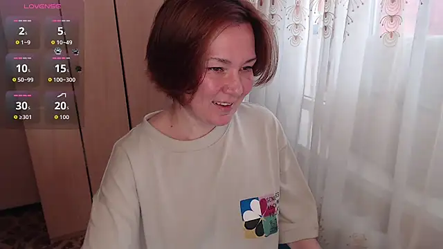 Julia Vagrik online show from May 8, 2026, 11:15 am