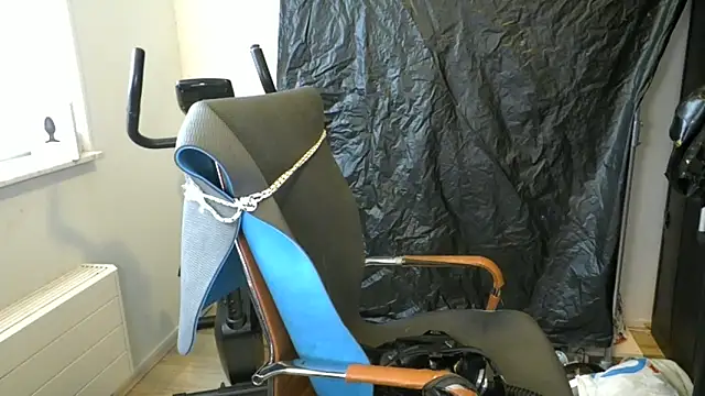 Snapshot of latexslaveboy chatting on June 15, 2026, 8:49 am latexslaveboy online show from June 15, 2026, 8:49 am