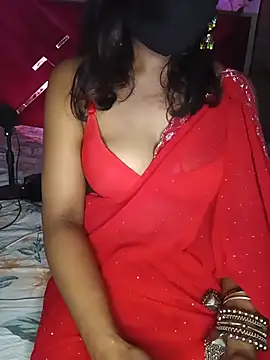mayakapoor880 online show from May 28, 2026, 3:53 pm