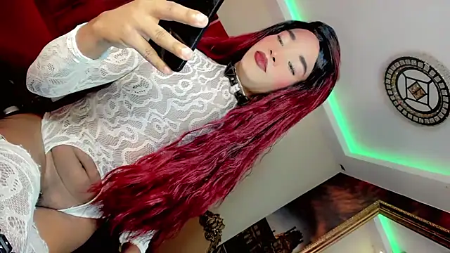 Paola Delfino online show from May 3, 2026, 10:54 am