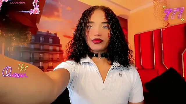 Paola Delfino online show from June 15, 2026, 10:39 am