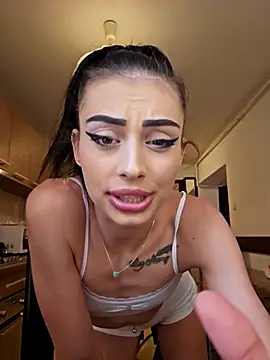 Snapshot of Crazy_Brunette chatting on March 18, 2026, 1:47 pm Crazy Brunette online show from March 18, 2026, 1:47 pm