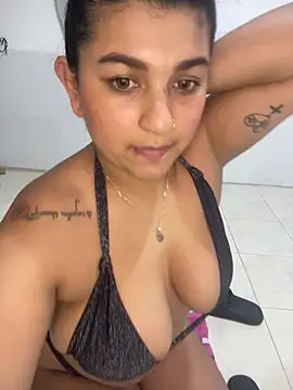 Mia rouseee online show from April 7, 2026, 10:31 pm