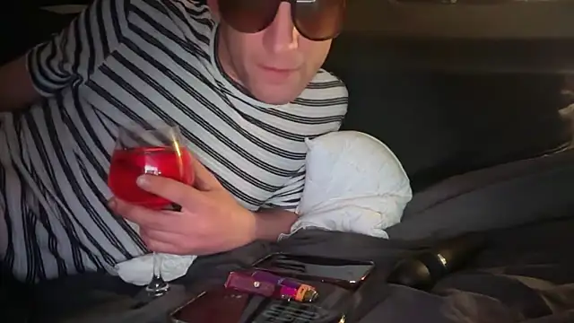 JXXTARA online show from March 22, 2026, 4:49 am