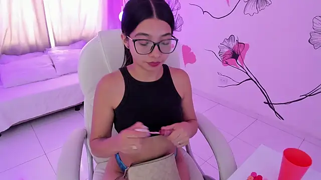 AishaNoor online show from April 6, 2026, 7:26 pm