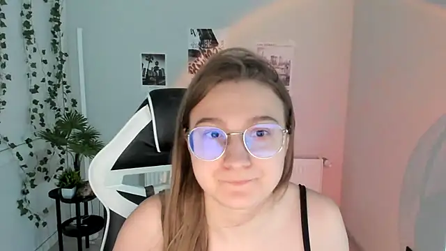 Mia kristal online show from August 8, 2026, 12:40 pm