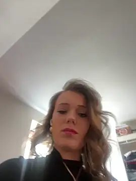 SophiaWestend online show from March 19, 2026, 10:52 am