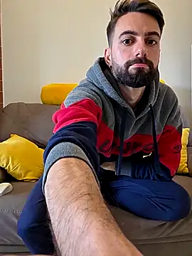 AmicisegretiITA online show from April 14, 2026, 9:26 am