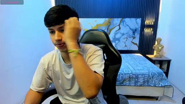 AdrianFranko online show from June 9, 2026, 1:34 pm