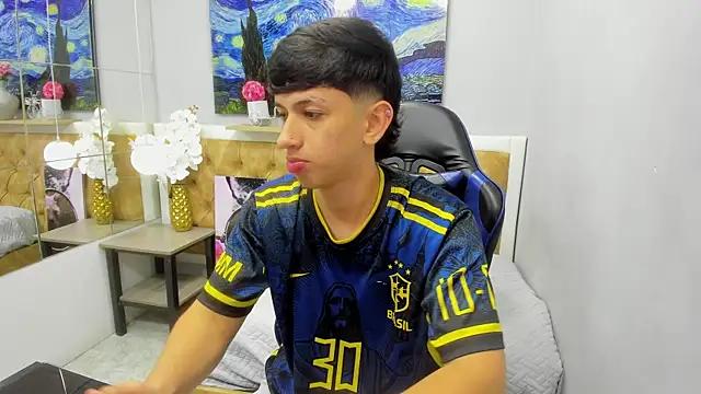 AdrianFranko online show from August 4, 2026, 12:41 pm