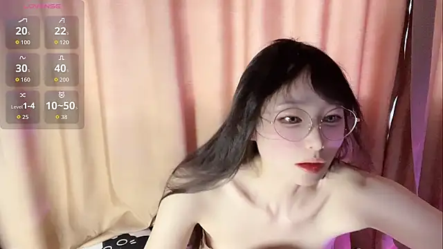 Snapshot of xinxinzii chatting on June 2, 2026, 11:18 pm xinxinzii online show from June 2, 2026, 11:18 pm