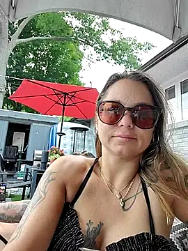 Couple qc online show from June 28, 2026, 4:46 pm