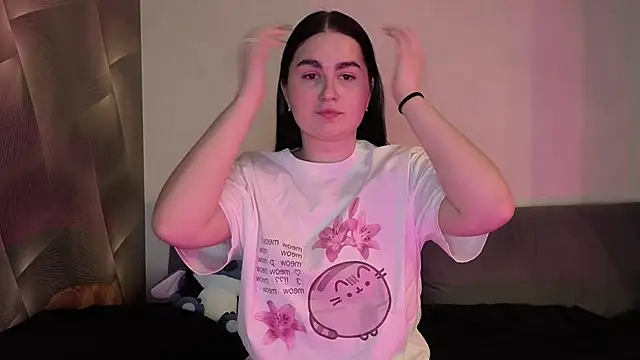 Snapshot of shylesley chatting on March 19, 2026, 5:50 pm shylesley online show from March 19, 2026, 5:50 pm