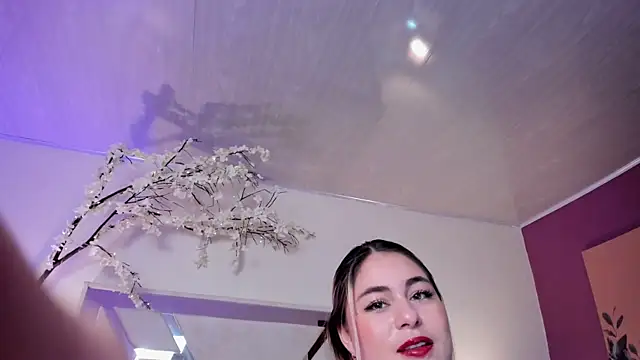 carolina torres25 online show from April 23, 2026, 1:13 pm