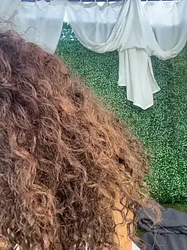 CurlyOopsieXXX online show from June 17, 2026, 9:27 pm