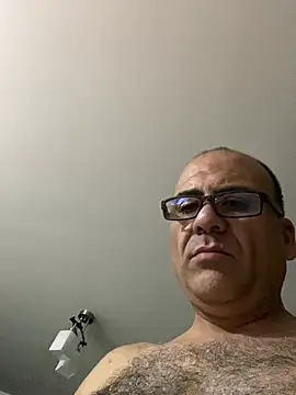 Snapshot of Guapo007sexy chatting on April 2, 2026, 2:42 am Guapo007sexy online show from April 2, 2026, 2:42 am