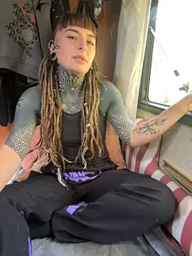 HornyHippy1 online show from April 30, 2026, 12:00 pm