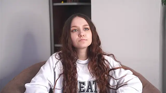 LonnaPariser online show from March 23, 2026, 11:14 am