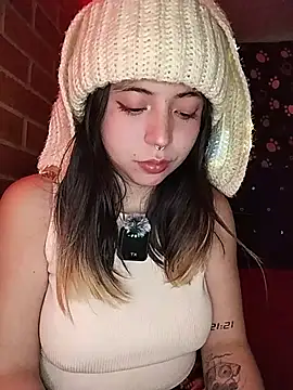 Petite CherryX online show from June 17, 2026, 1:52 am