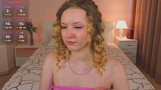 StaceyyJones online show from May 6, 2026, 7:35 am
