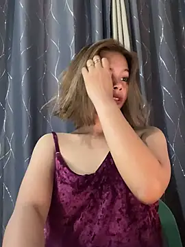 Urcutiepiebaby online show from April 4, 2026, 5:06 am