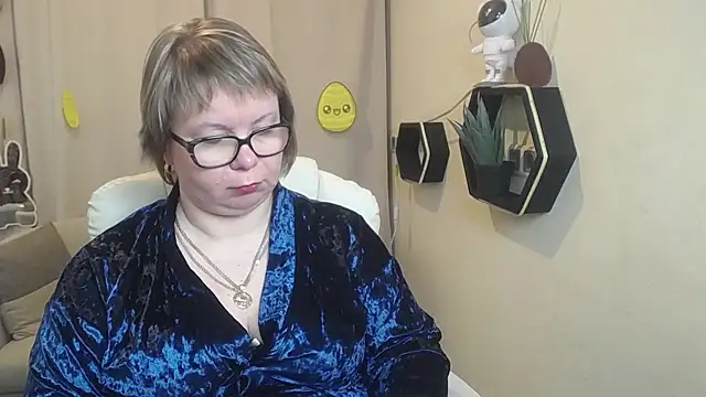 BonnnyBoobsy online show from April 11, 2026, 7:45 am