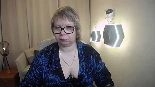 BonnnyBoobsy online show from April 24, 2026, 5:54 am
