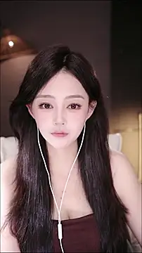 Snapshot of Anne-w chatting on April 6, 2026, 8:48 am Anne-w online show from April 6, 2026, 8:48 am