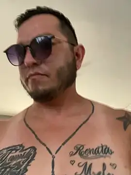 Snapshot of HOTB0Y18 chatting on March 20, 2026, 4:01 pm HOTB0Y18 online show from March 20, 2026, 4:01 pm