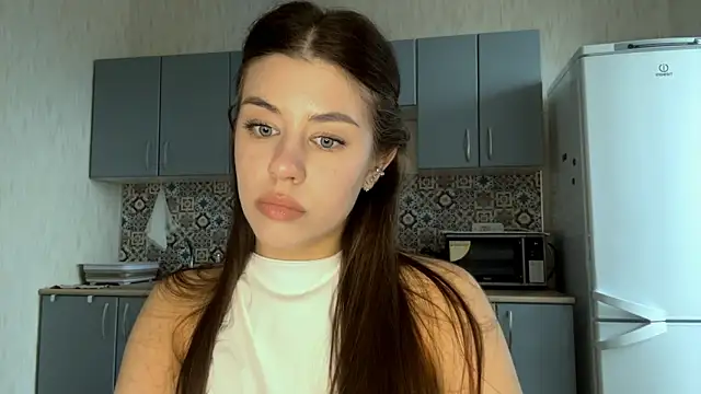 LypsiXo online show from April 9, 2026, 1:49 pm