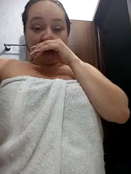Snapshot of SabrinaVantress chatting on May 4, 2026, 5:20 pm SabrinaVantress online show from May 4, 2026, 5:20 pm