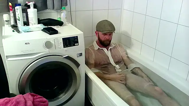 Snapshot of mrmoi1234 chatting on March 22, 2026, 6:55 pm mrmoi1234 online show from March 22, 2026, 6:55 pm