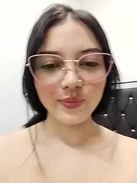 Snapshot of veleria_allurin chatting on June 12, 2026, 11:35 pm veleria allurin online show from June 12, 2026, 11:35 pm