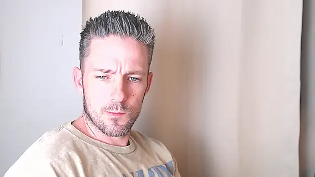 Snapshot of SkylarrGrey chatting on March 26, 2026, 6:30 am SkylarrGrey online show from March 26, 2026, 6:30 am