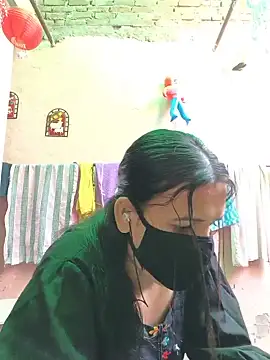 REENA-STRIP online show from May 14, 2026, 6:42 am