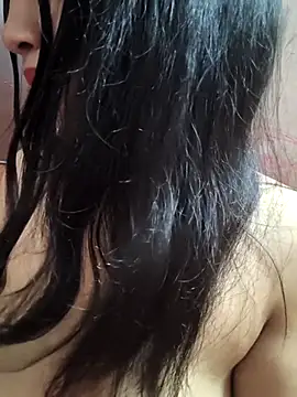 REENA-STRIP online show from May 31, 2026, 6:09 pm