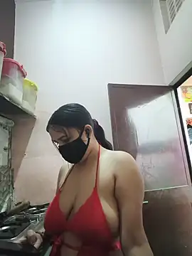 REENA-STRIP online show from June 6, 2026, 5:56 am