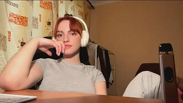 alisaonlyforu online show from April 4, 2026, 2:58 pm