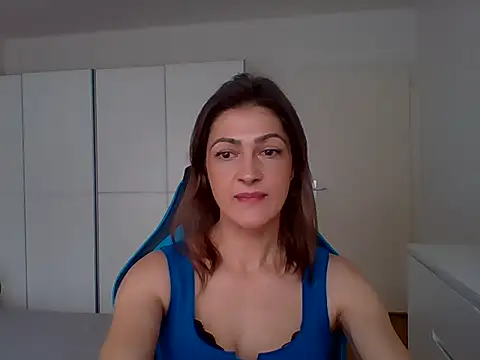 Snapshot of EVERLYY chatting on March 23, 2026, 7:45 am EVERLYY online show from March 23, 2026, 7:45 am