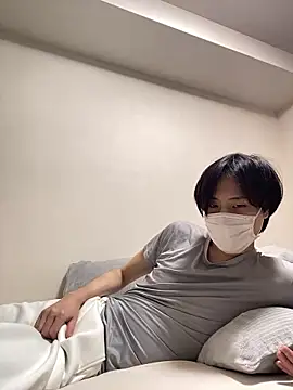 youta200 online show from April 4, 2026, 1:48 am