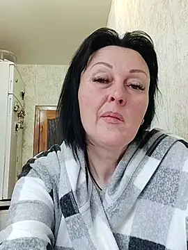Snapshot of HelgaDennis chatting on April 9, 2026, 7:14 am HelgaDennis online show from April 9, 2026, 7:14 am