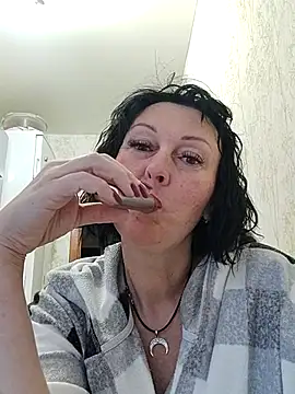Snapshot of HelgaDennis chatting on April 11, 2026, 3:33 am HelgaDennis online show from April 11, 2026, 3:33 am