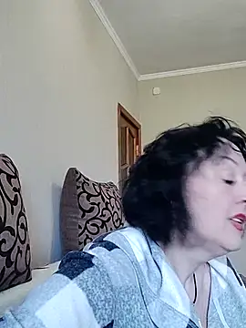 Snapshot of HelgaDennis chatting on April 15, 2026, 6:53 am HelgaDennis online show from April 15, 2026, 6:53 am