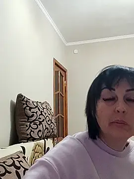 Snapshot of HelgaDennis chatting on April 17, 2026, 6:22 pm HelgaDennis online show from April 17, 2026, 6:22 pm