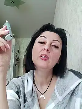 Snapshot of HelgaDennis chatting on April 18, 2026, 8:40 am HelgaDennis online show from April 18, 2026, 8:40 am