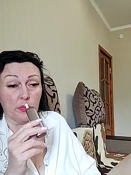 HelgaDennis online show from May 21, 2026, 2:35 pm